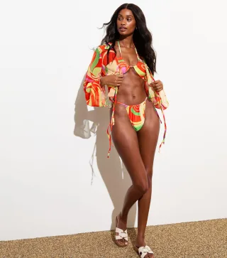 Strandhemd aus Chiffon mit Bindeband vorne und pastellfarbenem Wirbelmuster