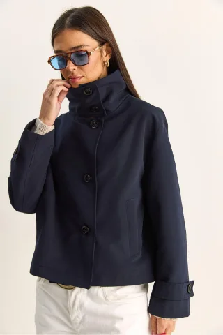 Kurze Trenchcoat mit Mandarin-Kragen