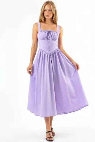 Midi-Kleid mit quadratischem Kragen und Knopfdetails
