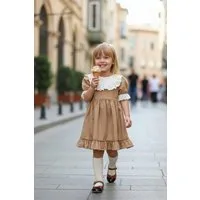 Parla Kids Sommerkleid Braunes Kleid kurzärmelig mit Rüschensaum Spitzendetails und Haarband Spitzendetails - Haarband - Rüschensaum