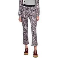 Marc Cain Leggings Mon Cherry Premium Damenmode Model Sofia, mit Leo Print
