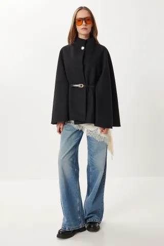 Strukturierter Poncho mit Gürtel