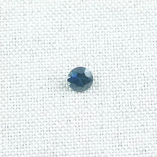 0,71 ct königsblauer Saphir im Brillantschliff geschliffen
