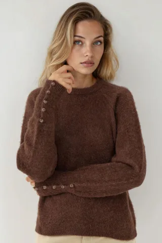 Weicher strukturierter Pullover mit Knopfdetails und langen Ärmeln