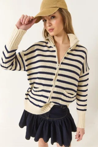 Gestreifter Strick-Cardigan mit Reißverschluss und Taschen