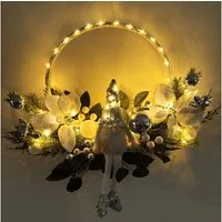 Online-Fuchs Dekokranz - Türkranz, Weihnachtskranz mit LED Lichterkette und 6-Stunden Timer, mit süßem Wichtel, Weihnachtskugeln, Tannenzweigen und Weihnachtsstern