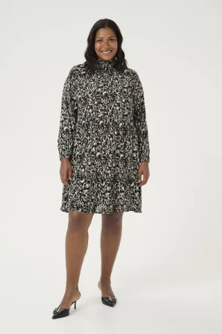 Kleid Regular fit black