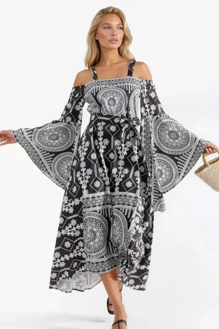Trägerloses geometrisches Cut-Out Maxikleid