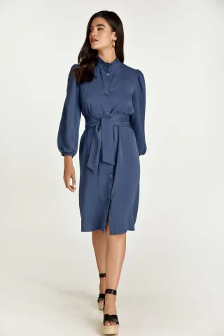 Gürtelkleid mit langen Ärmeln in Indigoblau aus Tencel
