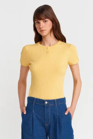 Rippierte Kurzarm-Button-Bluse