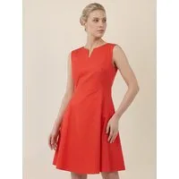Apart Abendkleid mit modernem Ausschnitt