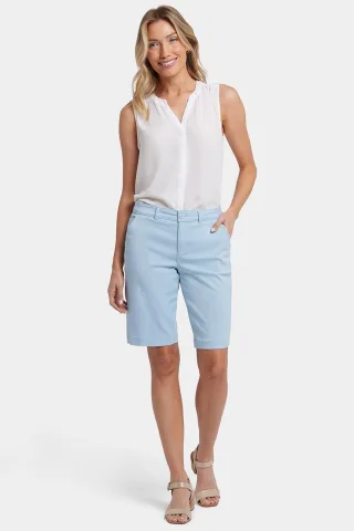 Bermuda-Shorts aus Stretch-Twill
