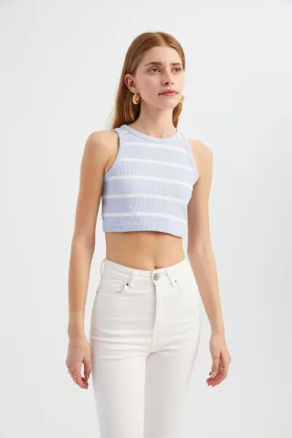 Gestreiftes cropped T-Shirt mit Rundhalsausschnitt