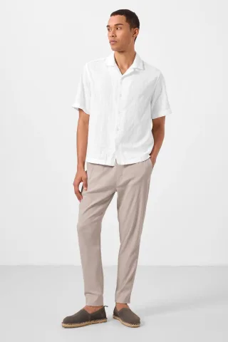 Herren Chinos aus Gabardine mit geradem Bein