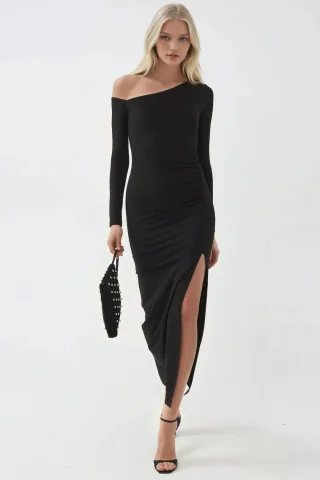 Asymmetrisches Kragen-Maxi-Kleid mit Schlitz