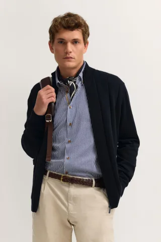 Dunkelblau