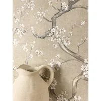 Newroom Vliestapete Ksenja Beige Tapete Mustertapete Kirschblüten,Blumen,Zweige, Beige Tapete Floral Kirschblüten - Mustertapete Blumentapete Grau Metallic Romantisch 3D Optik Blumen Zweige für Schlafzimmer Wohnzimmer Küche, Blumentapete