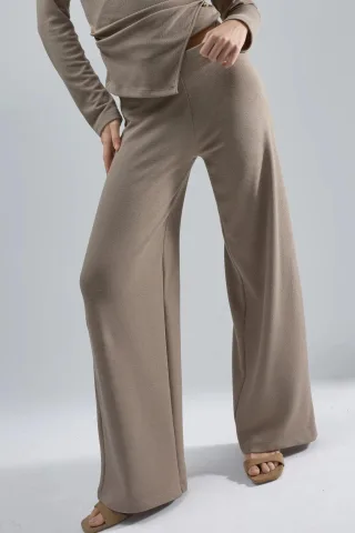 Gerade geschnittene Pull-On-Hosen