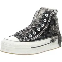 NAN-KU Sneaker