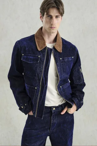 Kollardetaillierte saisonale Jacke mit Taschen