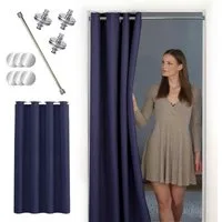 tinycurtains Türvorhang mit Stange silber 55-90 cm ohne Bohren, Thermo Vorhang mit Magneten, Ösen, abdunkelnd, Polyester, blickdicht, dunkelblau Ocean, Türgardine mit Klemmstange, verdunkelnd