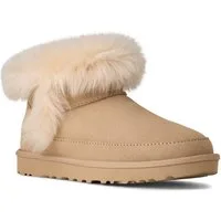 UGG Classic Ultra Mini Chalet Winterboots Ankleboots, Schlupfboots mit modischer Schaffell Verzierung