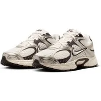 Nike Sportswear Nike V5 RNR Sneaker inspiriert vom Design des Y2K Nike Vomero 5