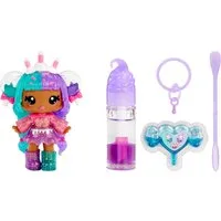YUMMILAND Minipuppe Yummiland Lip Gloss Doll- Mystery Color Change - Carly Cakepop