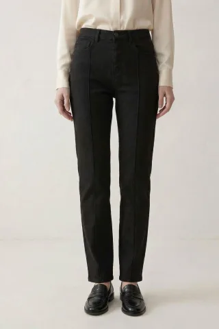 Hoch geschnittene Straight-Leg-Denim-Hose mit Taschen