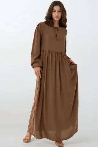 Maxikleid mit A-Linie und Rundhalsausschnitt