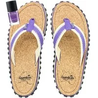 Gumbies Corker Purple mit passendem Nagellack T-Strap-Zehentrenner aus recycelten Materialien hergestellt, stabile Gummisole